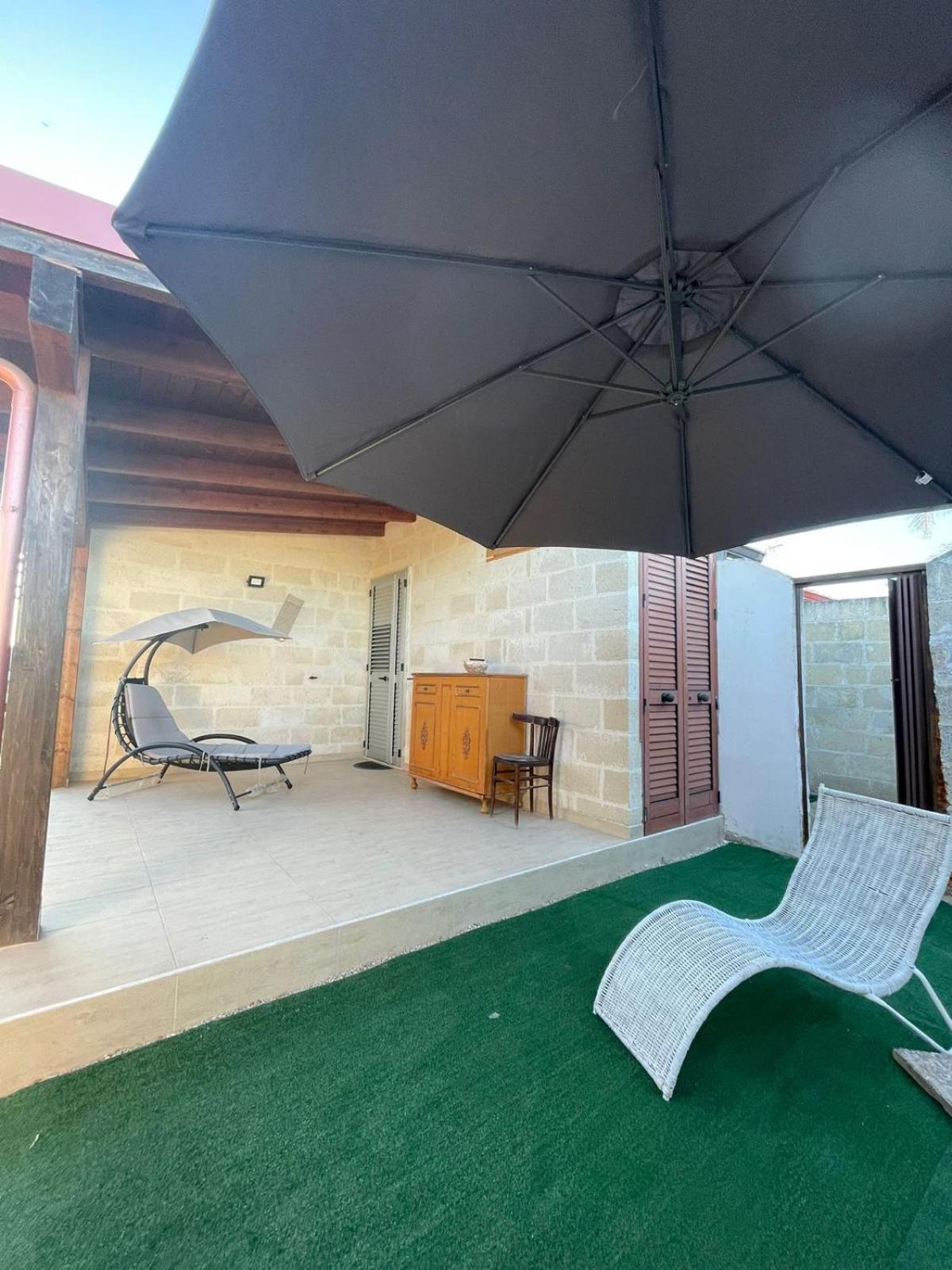 Lu Sole, Lu Mare E Lu Ientu Villa Torre Lapillo Kültér fotó